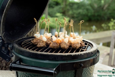 Керамический гриль Big Green Egg Medium