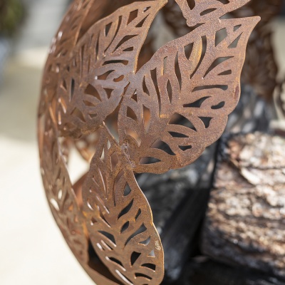 La Hacienda Leaves Globe